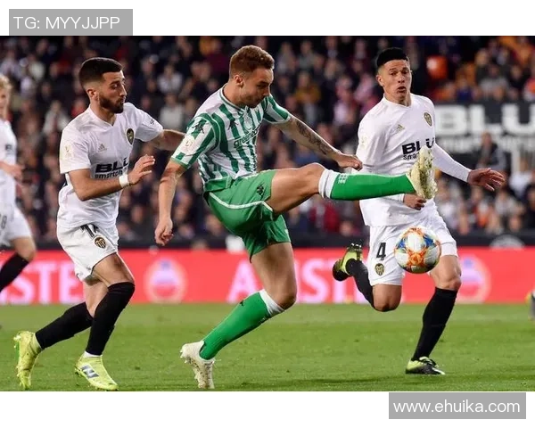 足球明星在野球场的精彩对决展现非凡技艺与激情碰撞的完美瞬间